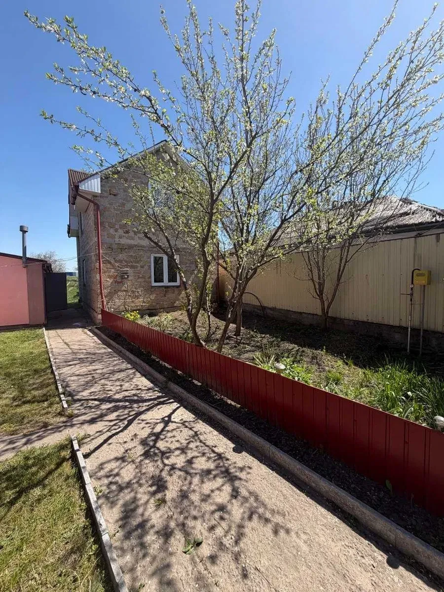 Два будинки, Бузова: 20 соток, єВідновлення, під чистову