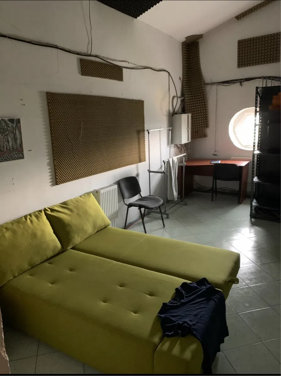4-кімнатна квартира, Голосіївський: 4 спальні, кухня-вітальня 60 м²