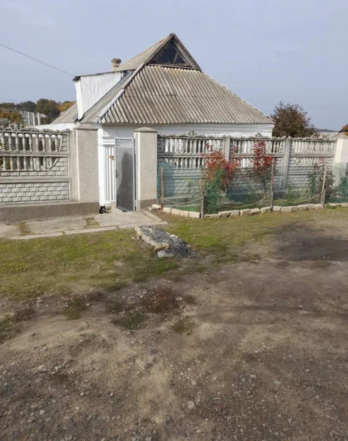 Дом, Новая Одесса: гараж во дворе, баня / сауна, колодец
