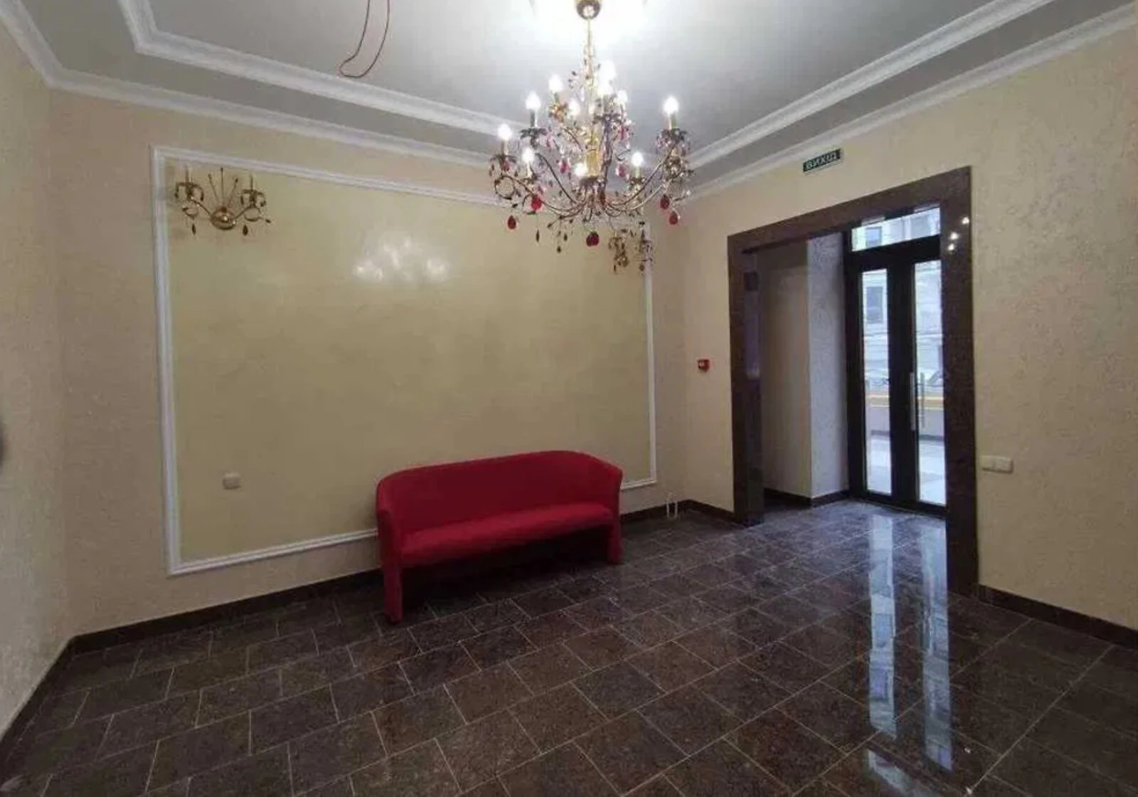 3-кімнатна квартира, Приморський: кухня 28 м², балкон - фото 2