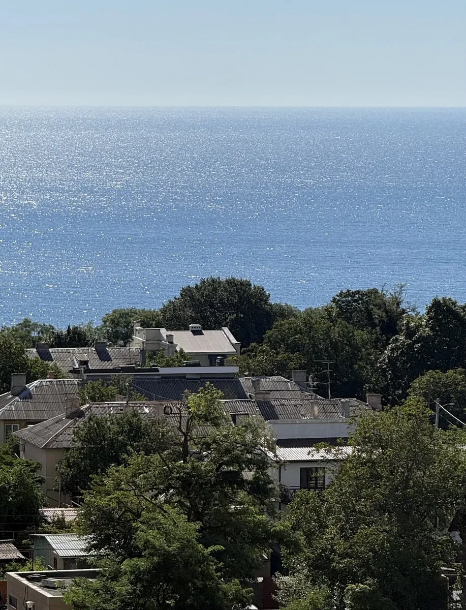 1-кімнатна квартира у ЖК 35жемчужина: вид на море, кухня-вітальня - фото 3