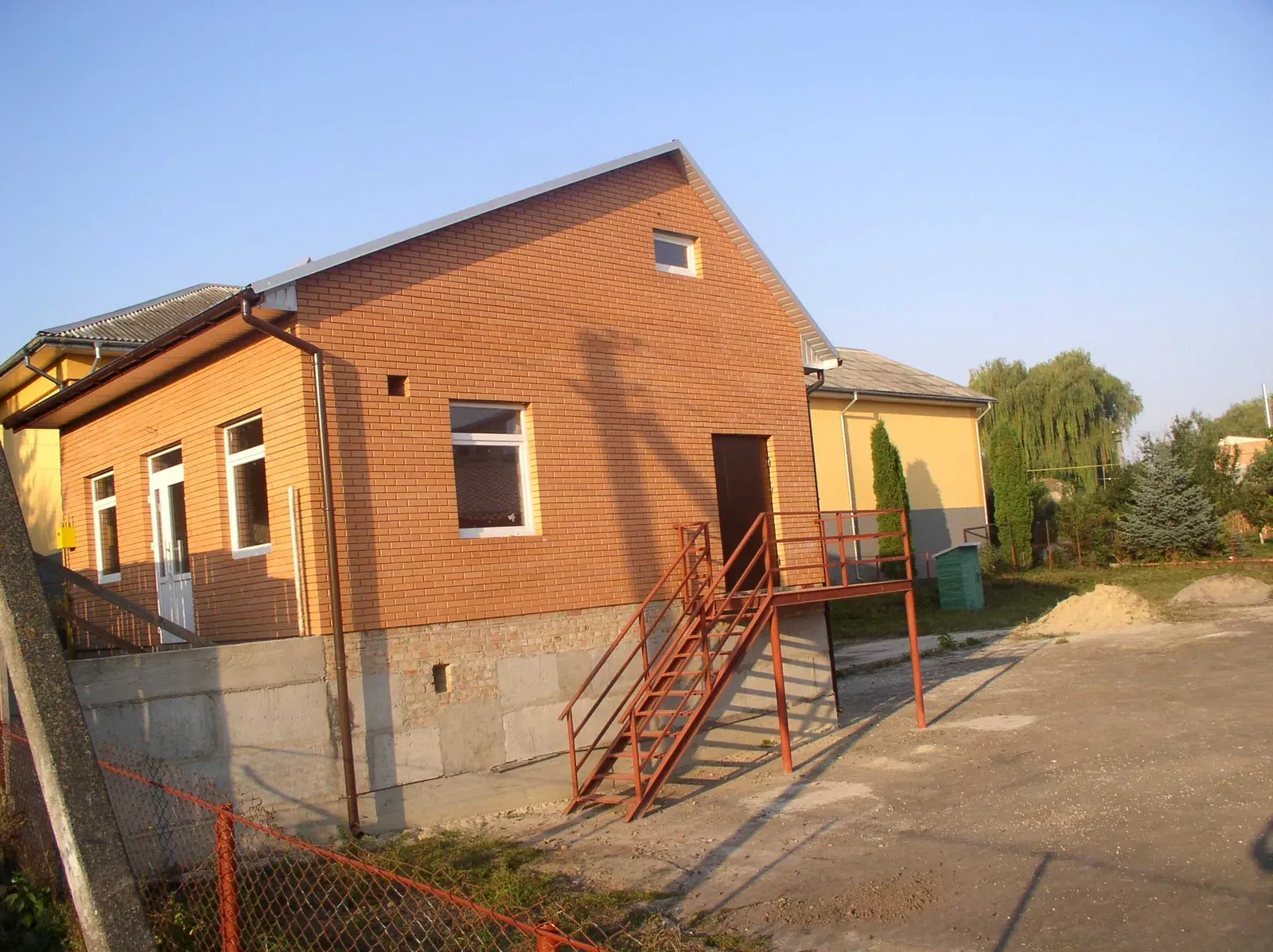 Производственно-складская база, Обаров: рампа, объезд для фур, фото 4