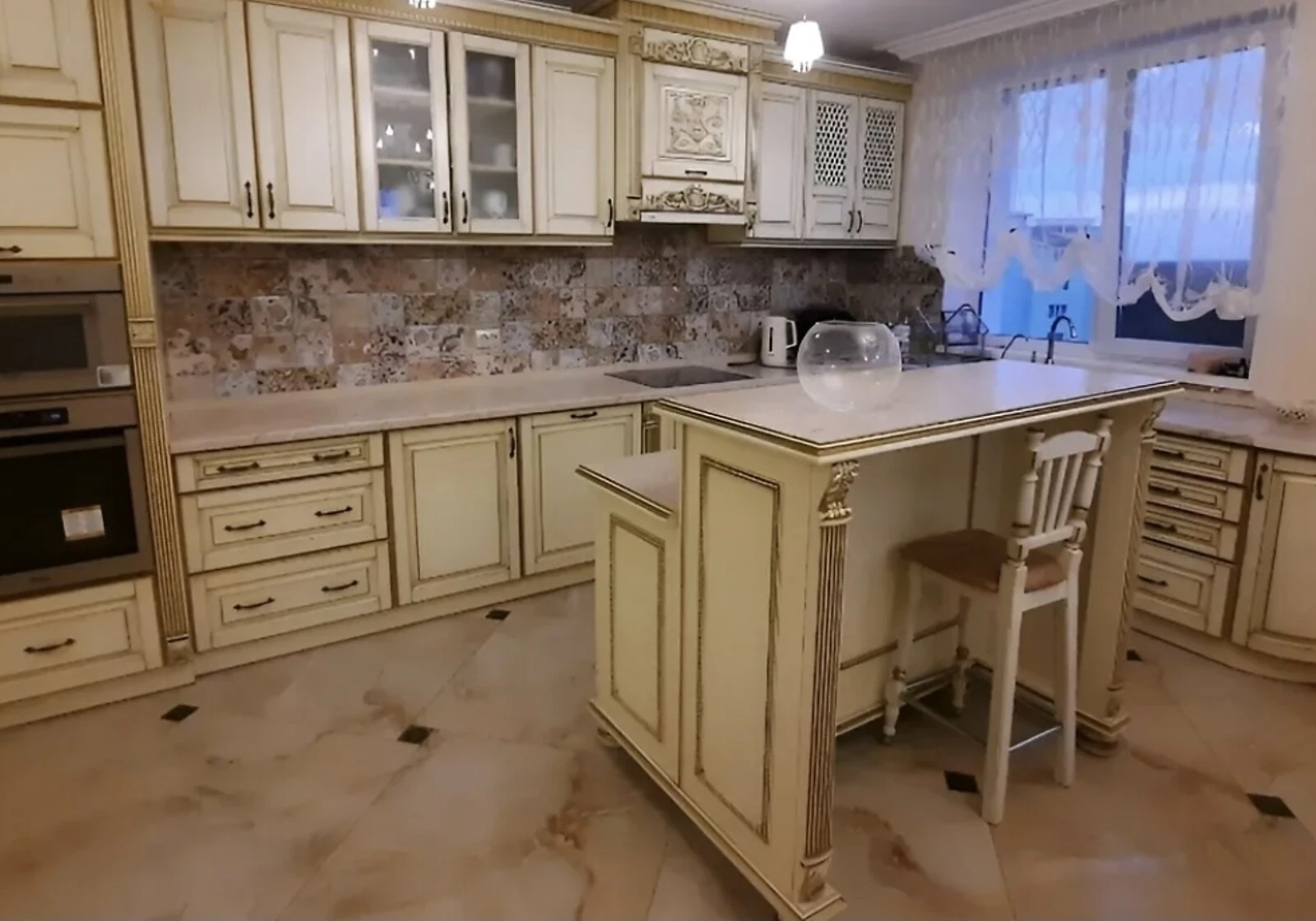 5-кімнатна квартира, Новояворівськ: кухня-студія, дизайнерський ремонт - фото 1
