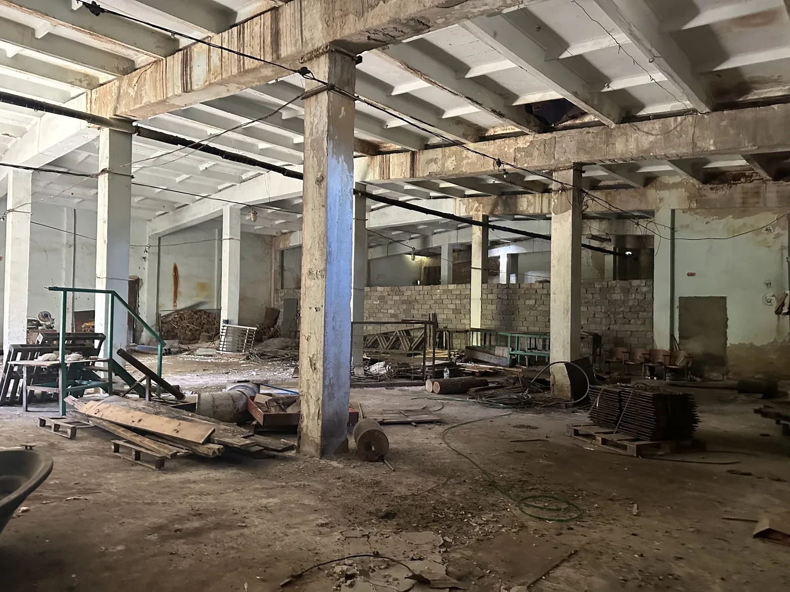Склад, Голоби: 2200 м² готові до роботи, 80 соток, рампа, фото 3