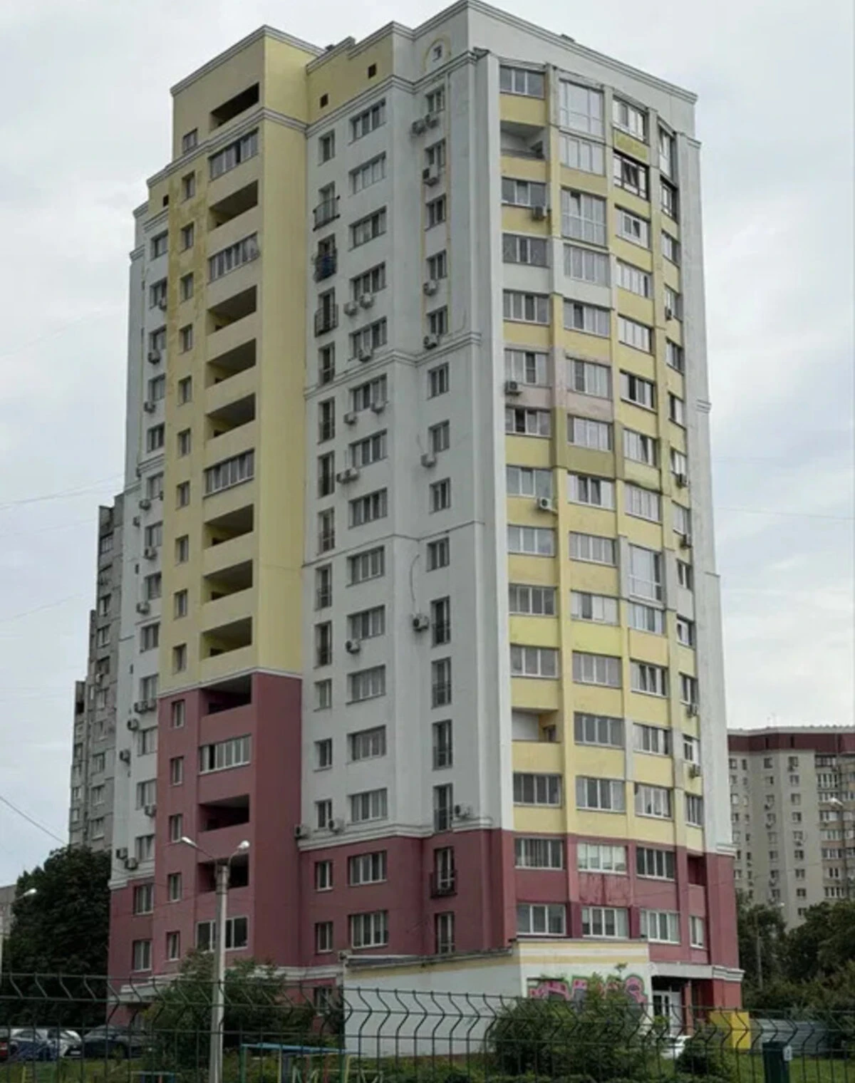 3-кімнатна квартира, Гвардійців-Широнінців: без ремонту, відеонагляд