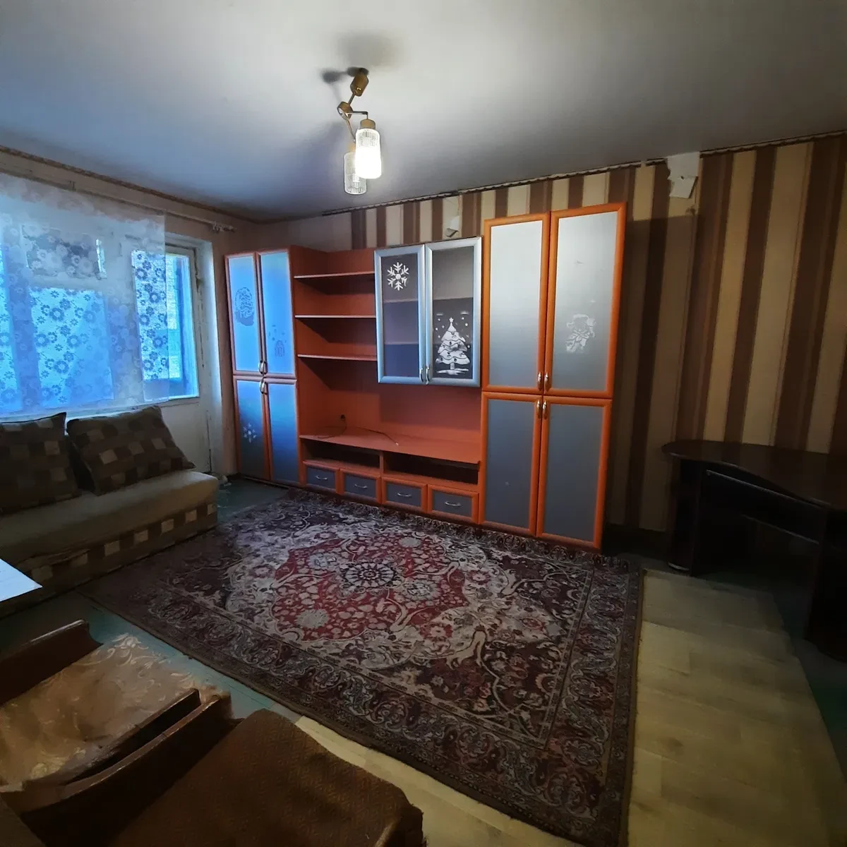 2-кімнатна квартира, Кам’янське: за Зеленим папугою, МПО вікна - фото 1