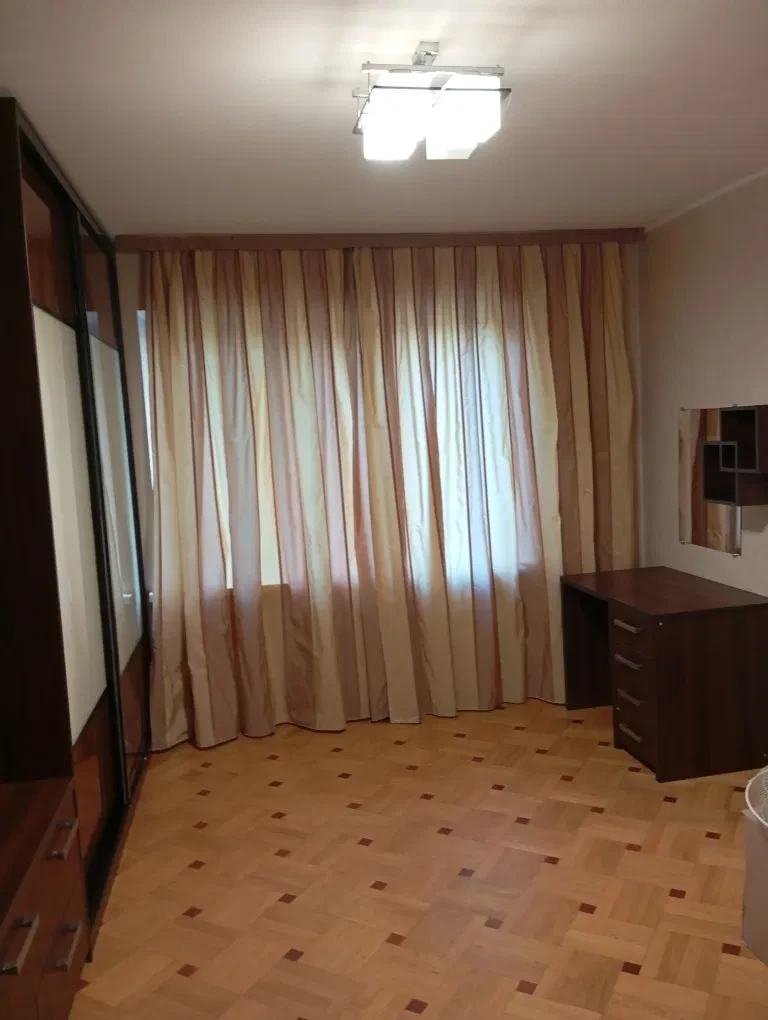 4-кімнатна квартира, ж/м Перемога 6: капітальний ремонт, торг - фото 2