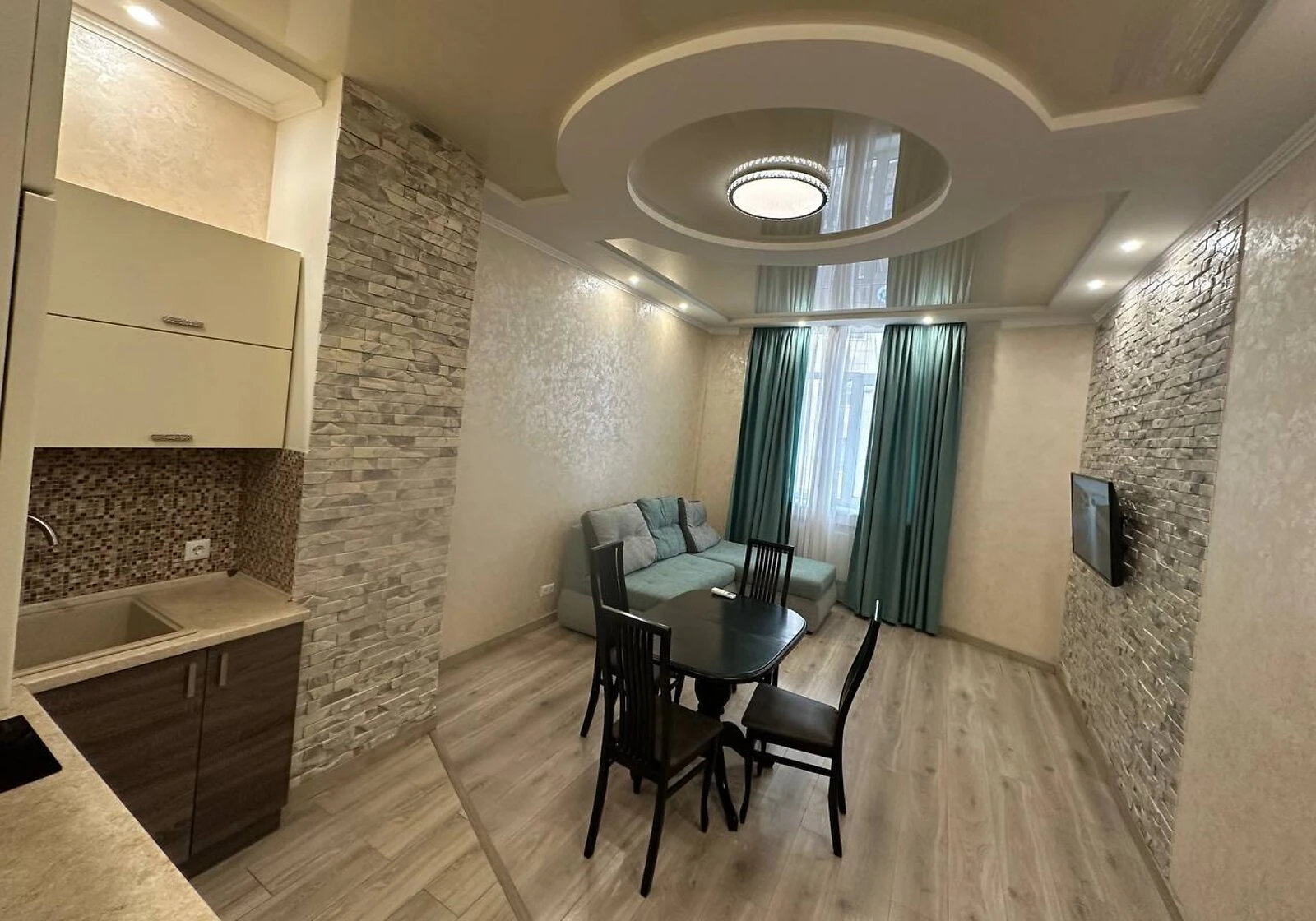 2-кімнатна квартира, Аркадія: кухня-студія, укриття в будинку - фото 3