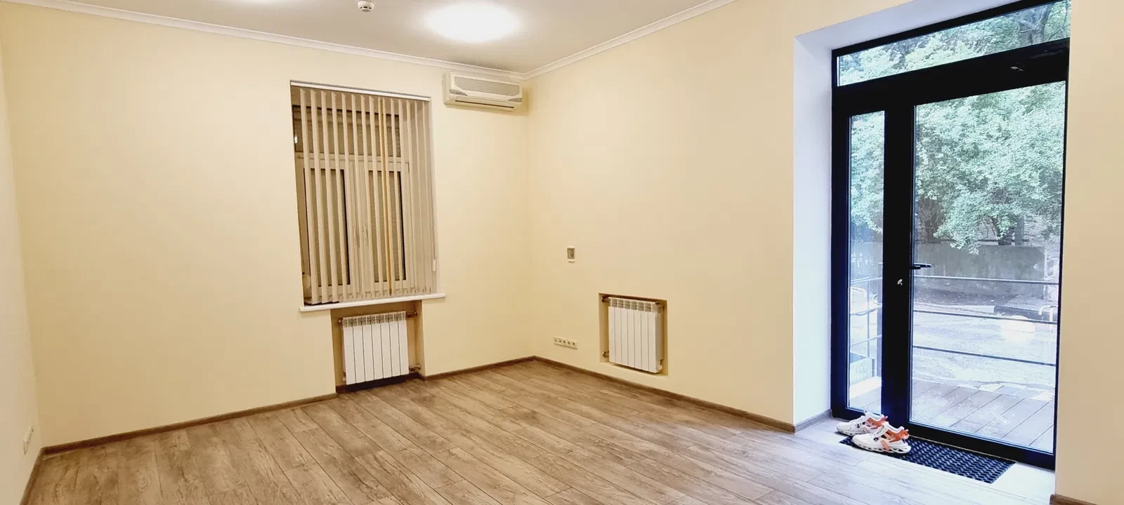 Приміщення, Печерський: окремий вхід із пандусом, фасадне, фото 5