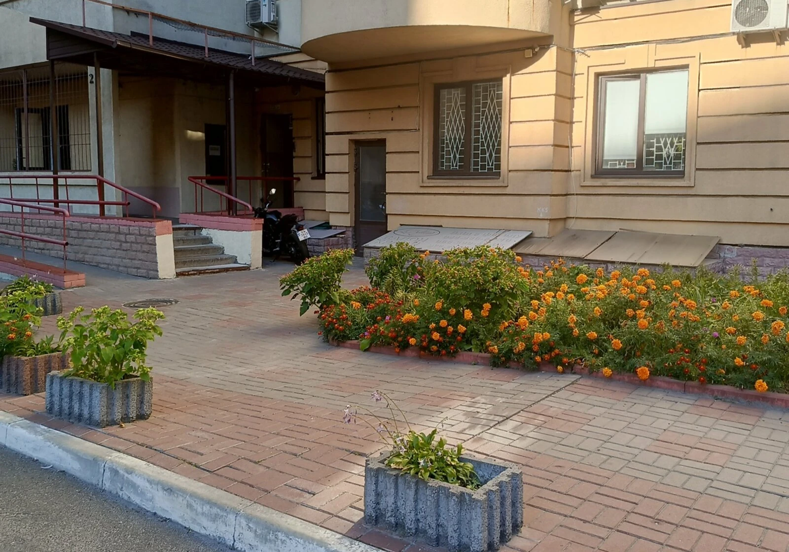 2-кімнатна квартира, Шевченківський: метро Вокзальна, укриття в будинку - фото 3