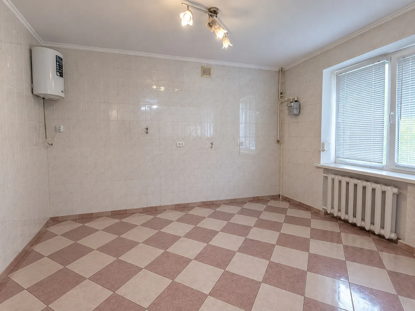 3-кімнатна квартира, Сміла: під житло або комерцію, євроремонт - фото 2