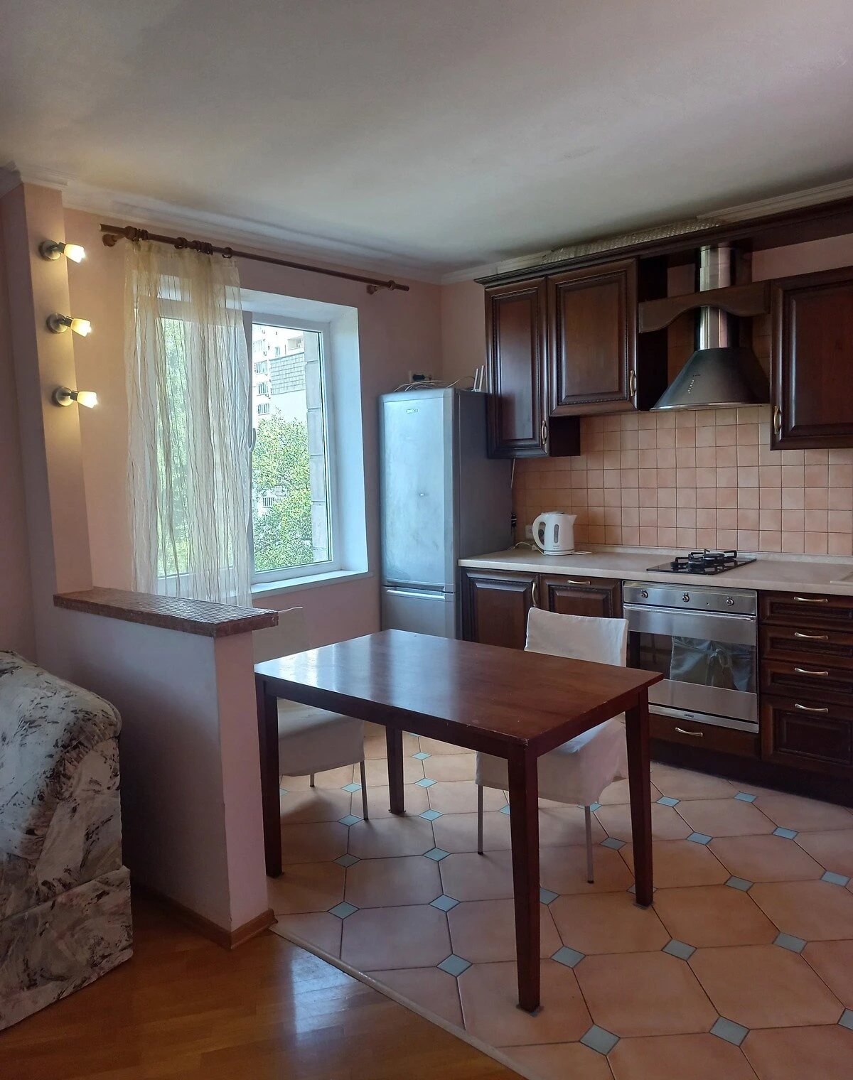 3-комнатная квартира, Татарка: кухня-студия, отопление без света