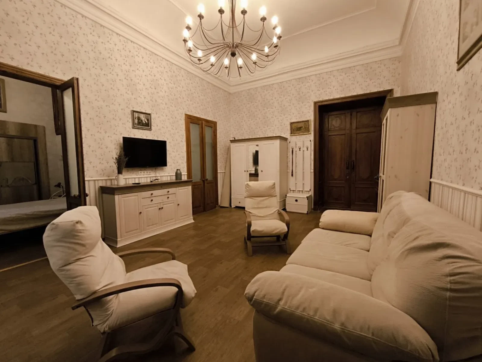 2-кімнатна квартира, Приморський: авторський ремонт, високі стелі - фото 1