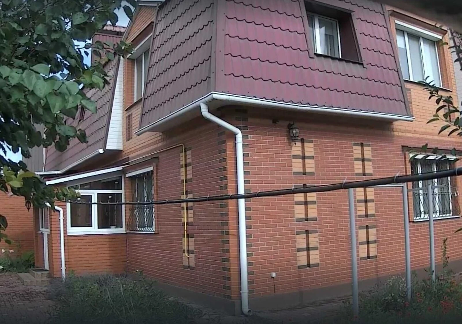 Таунхаус, Ковпаковський: бесідка, гараж, 2 сотки