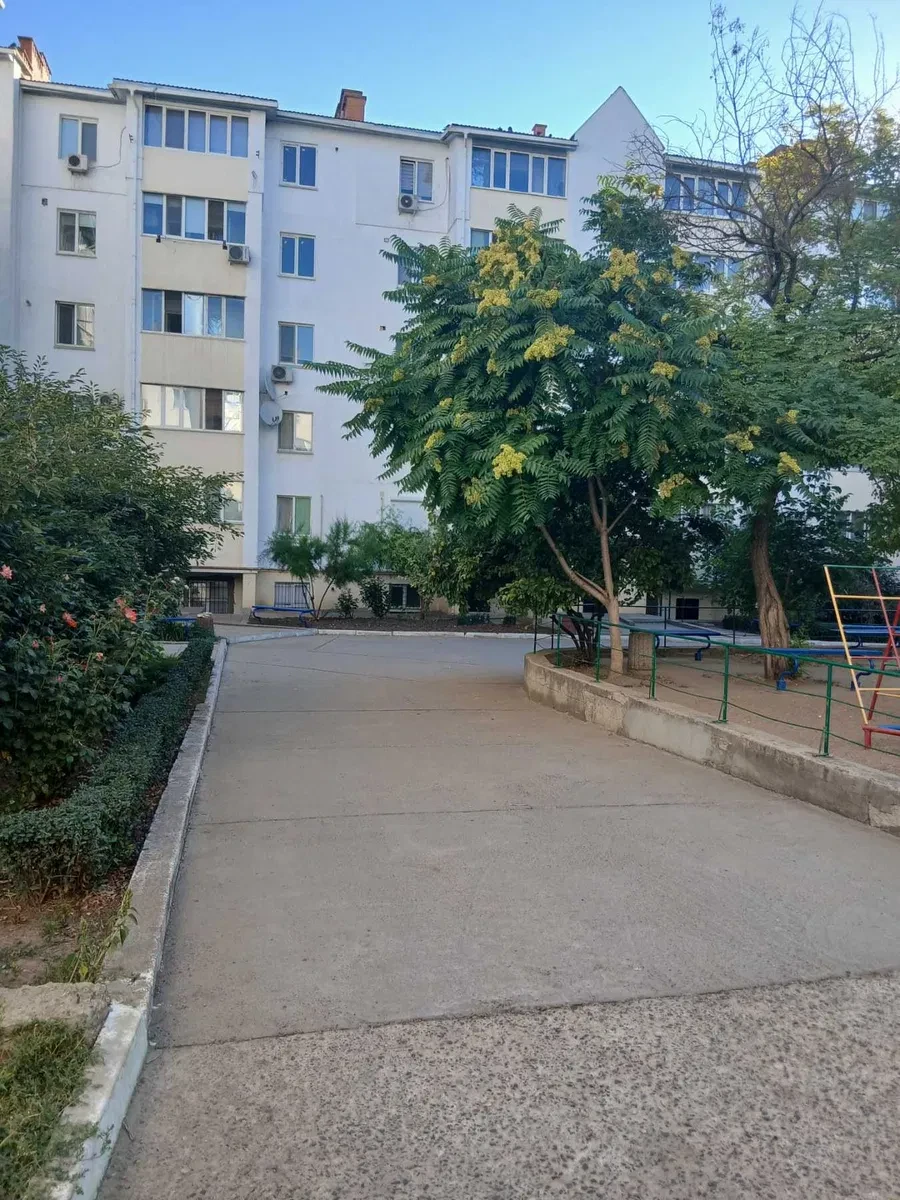 2-кімнатна квартира у ЖК «Озерки»: після будівельників, біля озера