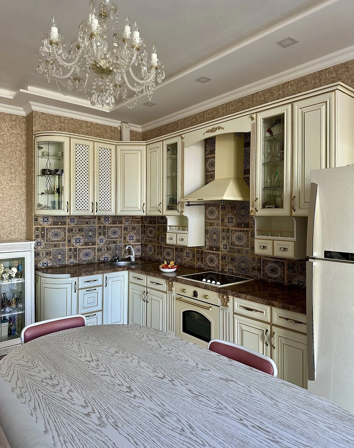 4-кімнатна квартира, Поділ: кухня-студія, дизайнерський ремонт, фото 5