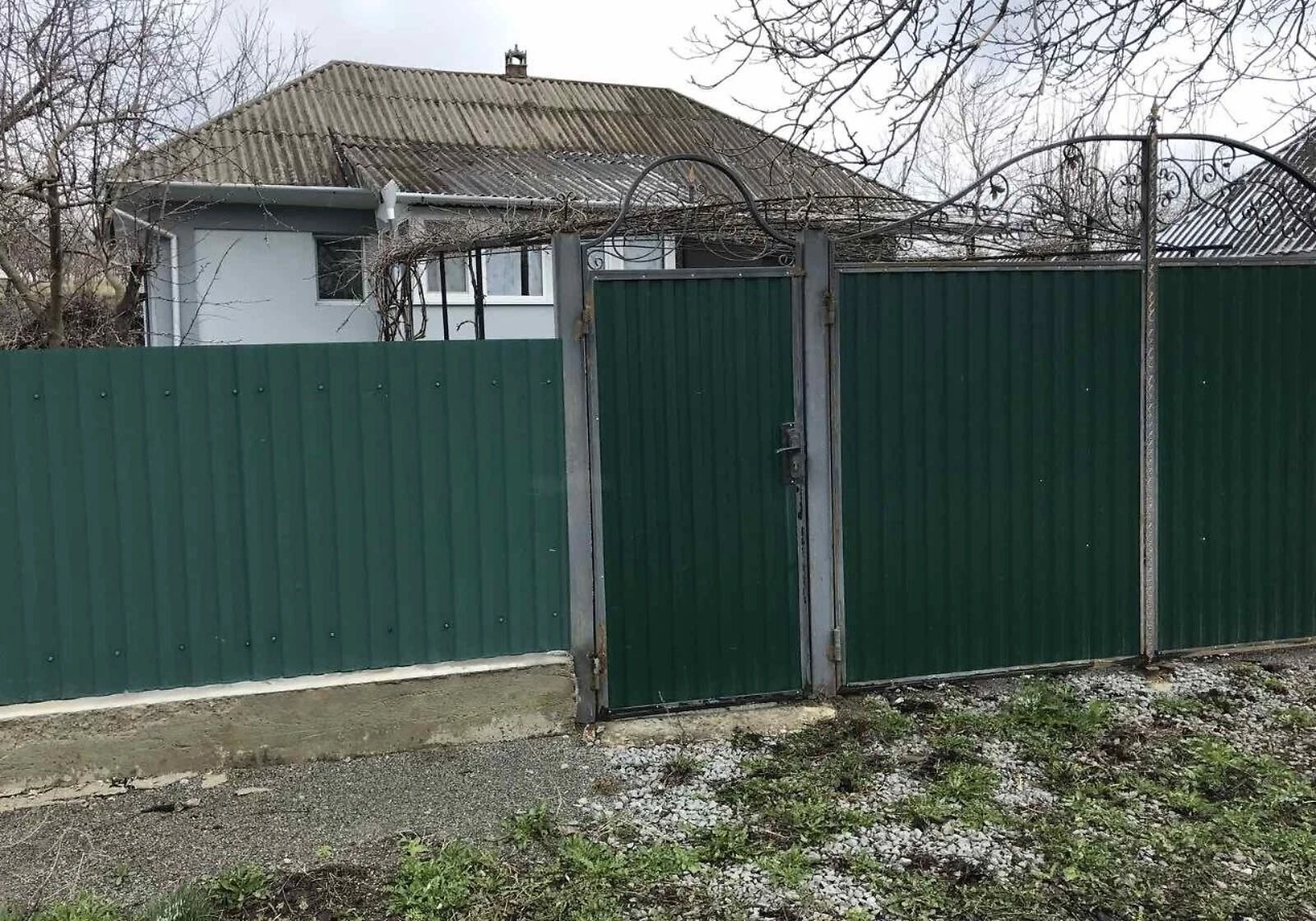 Дом, Великозалесье: 43,2 сотки, хозяйственные постройки