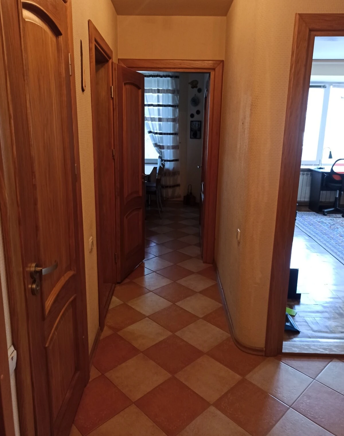 2-комнатная квартира, Центр: торг, отопление и вода без света - фото 4