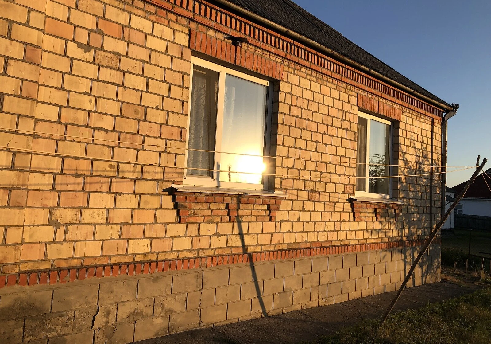 Будинок, Тараща: 4 спальні, гараж у дворі