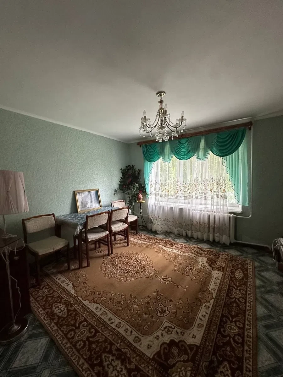 2-кімнатна квартира, Завалля: частково мебльована, тепла взимку