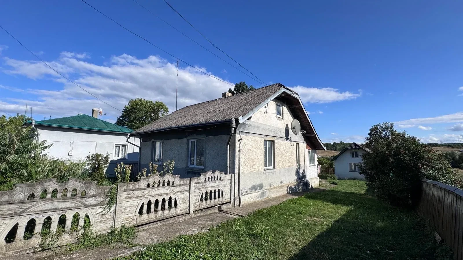 Будинок, Тлумач: 25 соток, господарські будівлі - фото 1