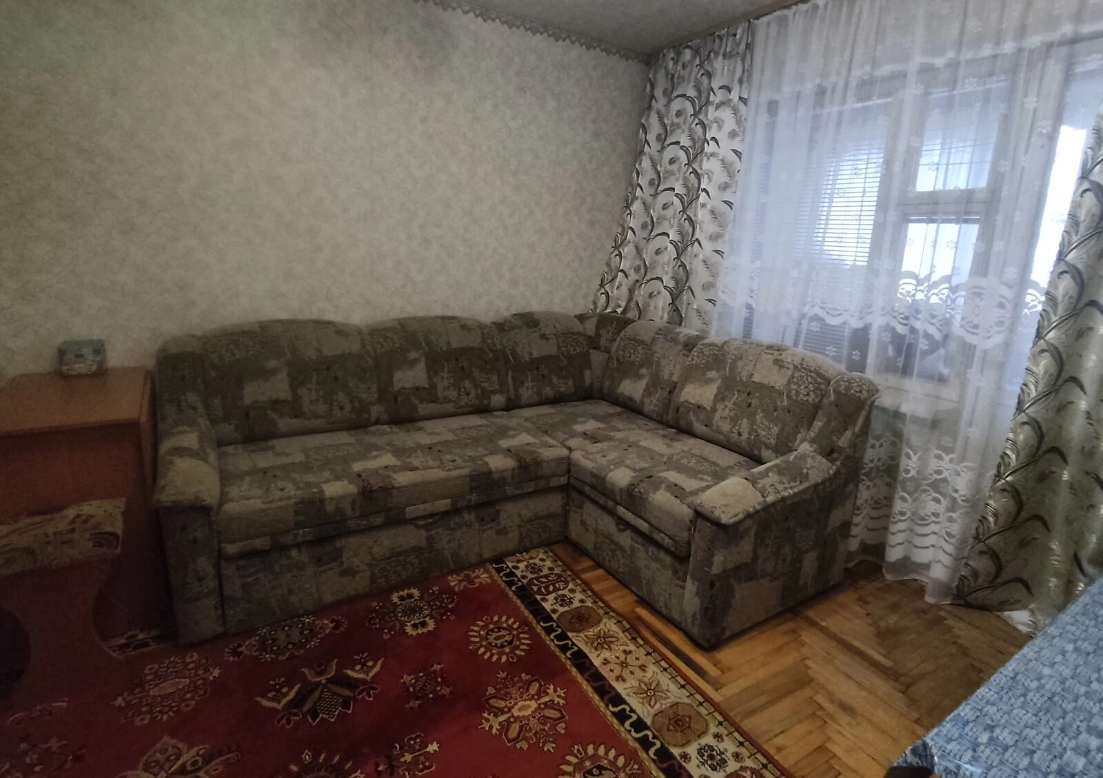 2-кімнатна квартира, Шевченківський: цегляні стіни, балкон - фото 3