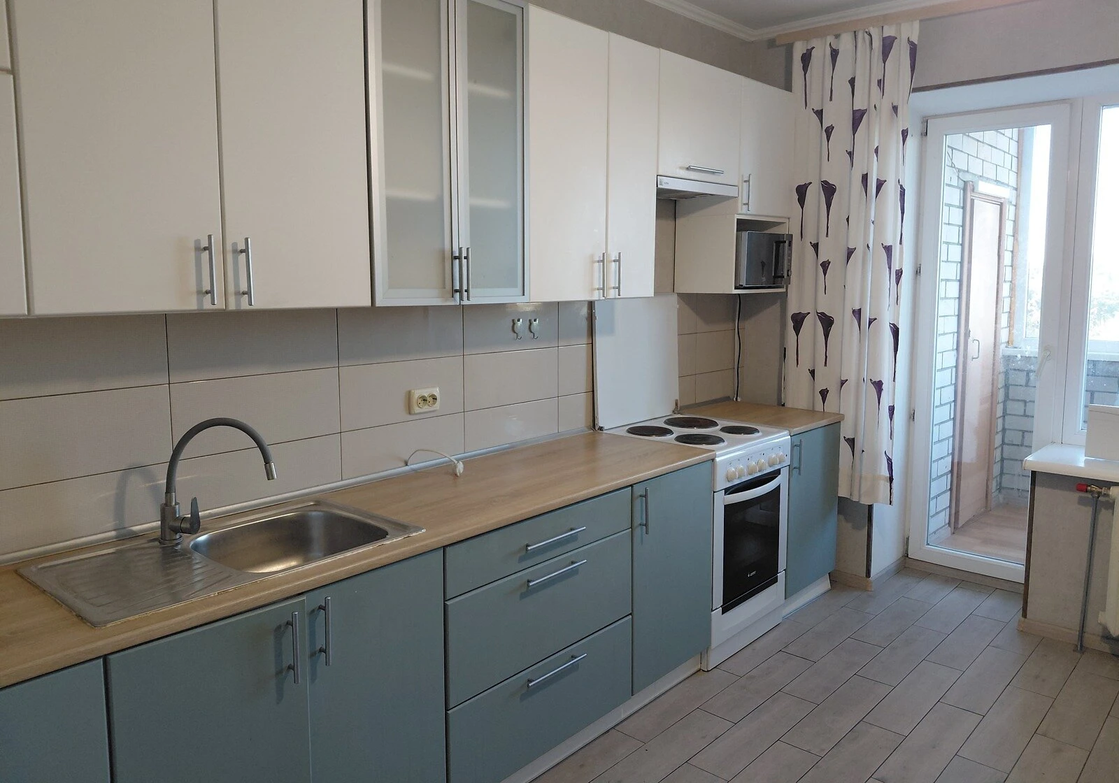 3-кімнатна квартира, ДВРЗ: євроремонт, вода й опалення без світла - фото 1