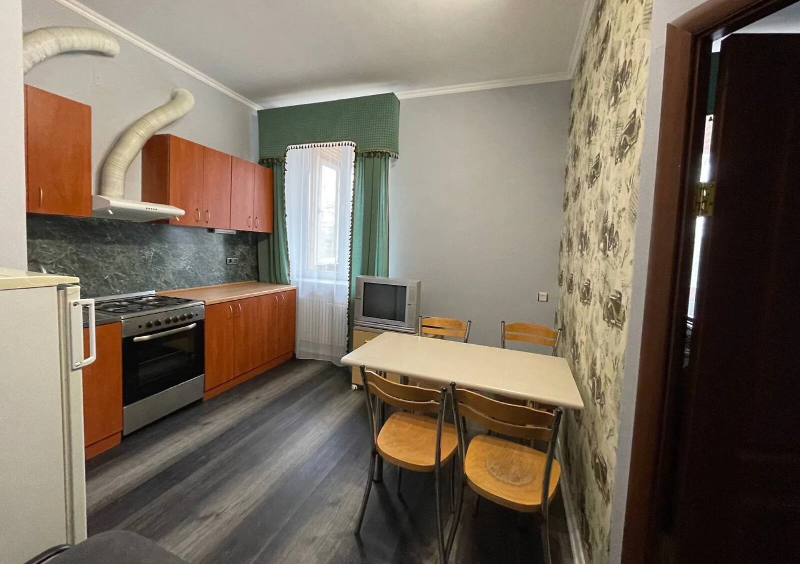 3-кімнатна квартира, Іллічівськ: газ і опалення без світла - фото 4