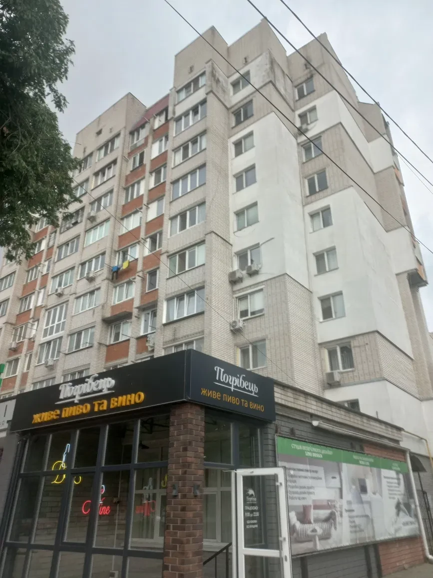 2-комнатная квартира, Каменец-Подольский: 2 застекленных балкона - фото 1