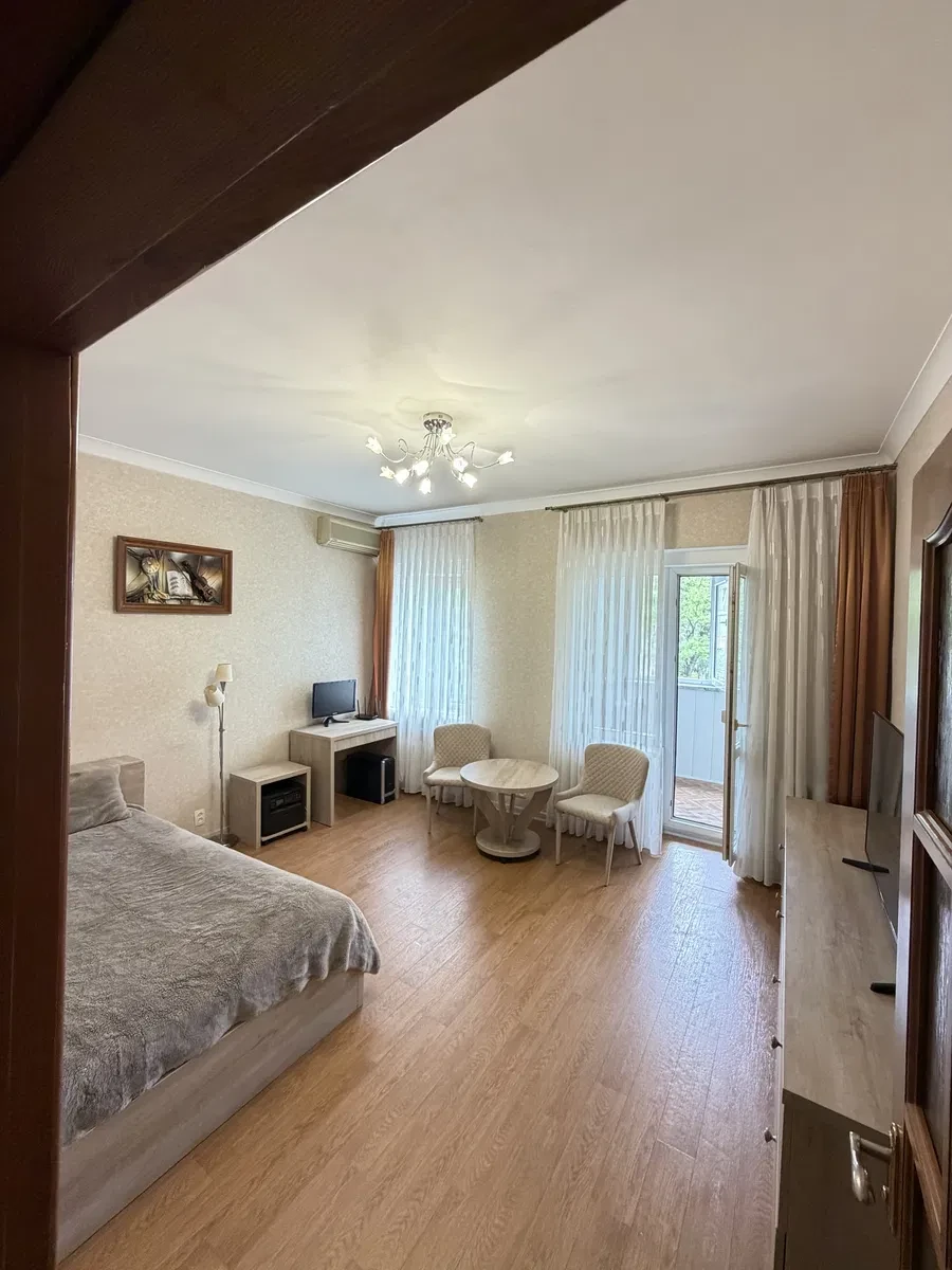 2-кімнатна квартира, Приморський: новий ремонт, 1,8 км до Дерибасівської - фото 1