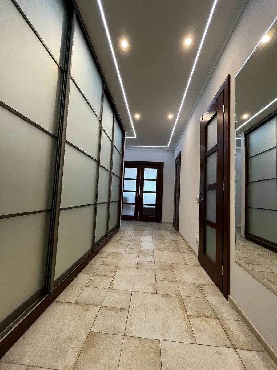 4-кімнатна квартира у ЖК Soho Residence: 2 балкони, метро за 5 хв