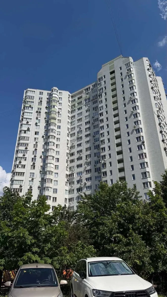3-кімнатна квартира, Дарницький: генератор, метро Осокорки 11 хв - фото 3