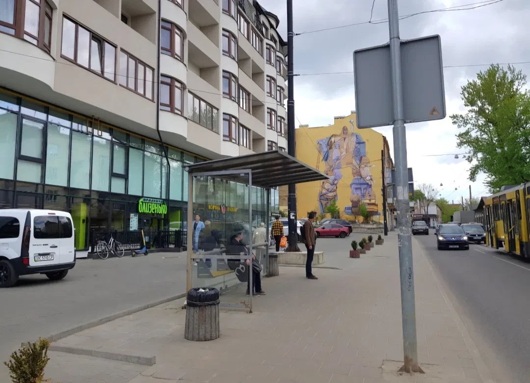 Оренда фасадного приміщення на вул. Б. Хмельницького: свіжий ремонт, 22 кВт - фото 2