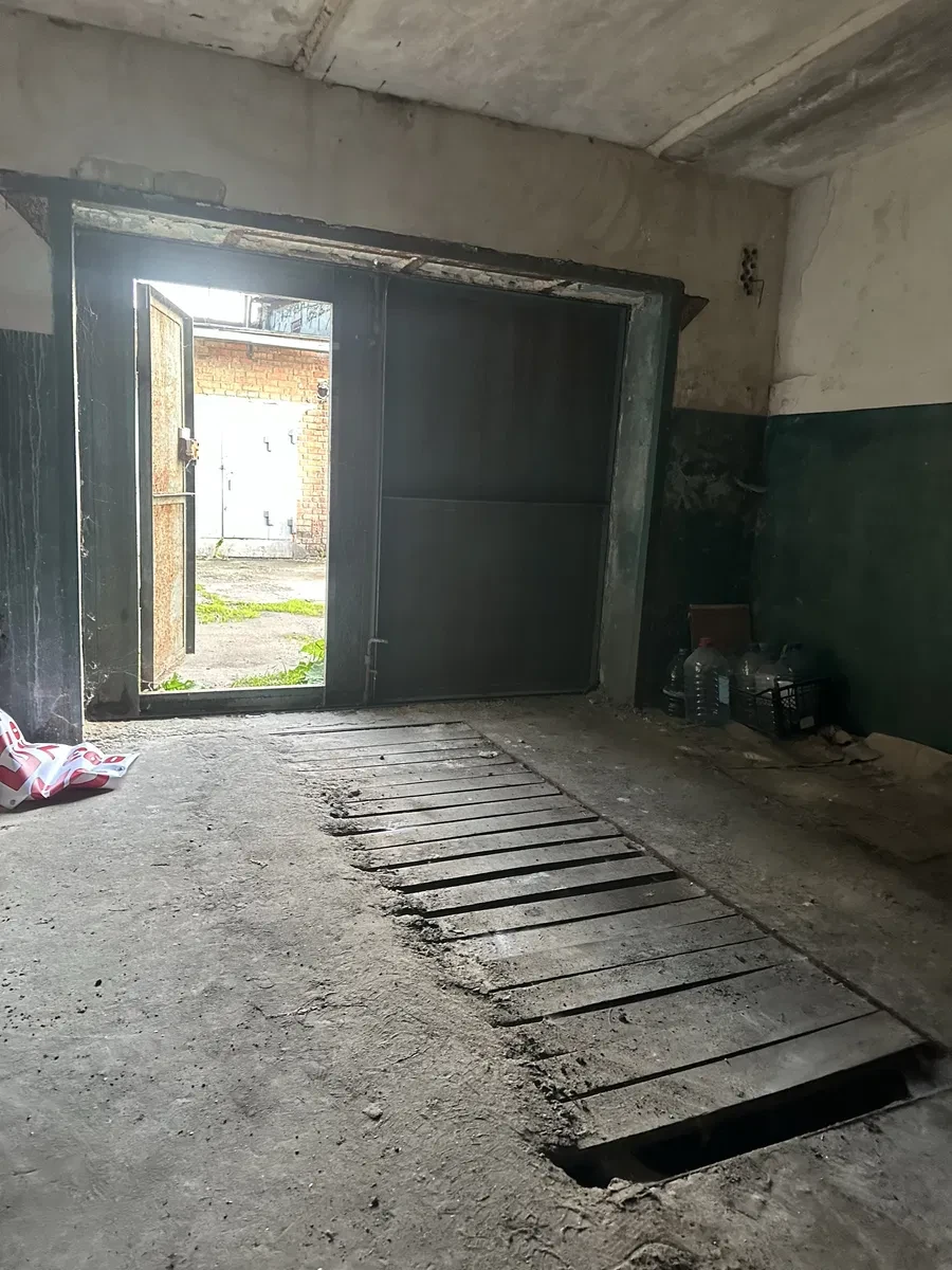 Гараж у кооперативі Лада (Леван): оглядова яма, погріб - фото 5
