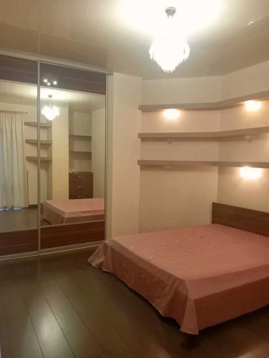 2-кімнатна квартира, Приморський: генератор, паркінг, кухня-студія