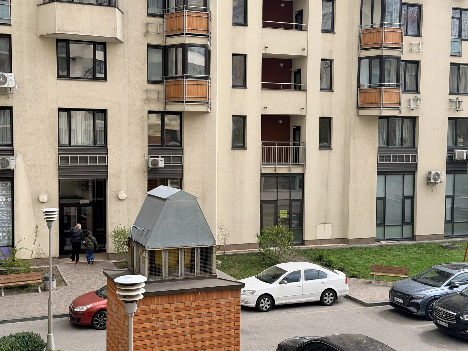 Приміщення у ЖК Сонячна брама: фасад 5 м, окремий вхід - фото 5