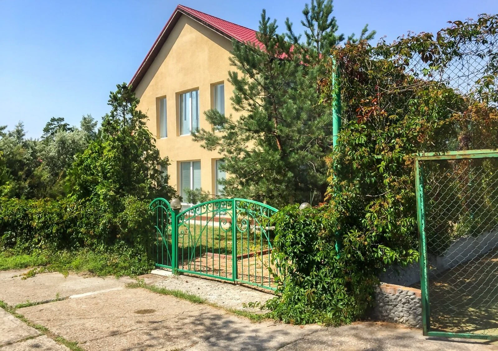 Таунхаус, Коблево: 15 соток, терраса, теннисный корт