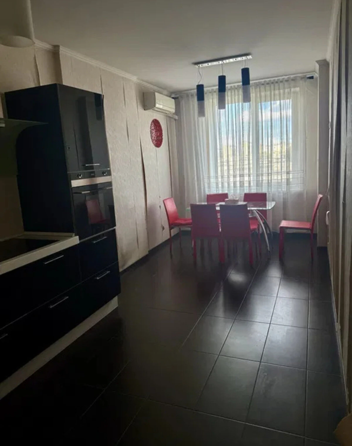 3-кімнатна квартира, Борщагівка: кухня 18.4 м², внутрішній двір - фото 1