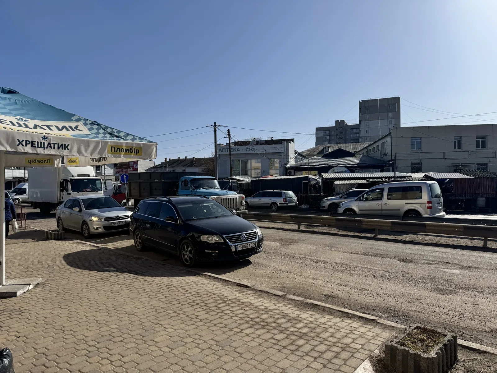 Приміщення, Бердичів: світло завжди, центр базару, два входи - фото 2