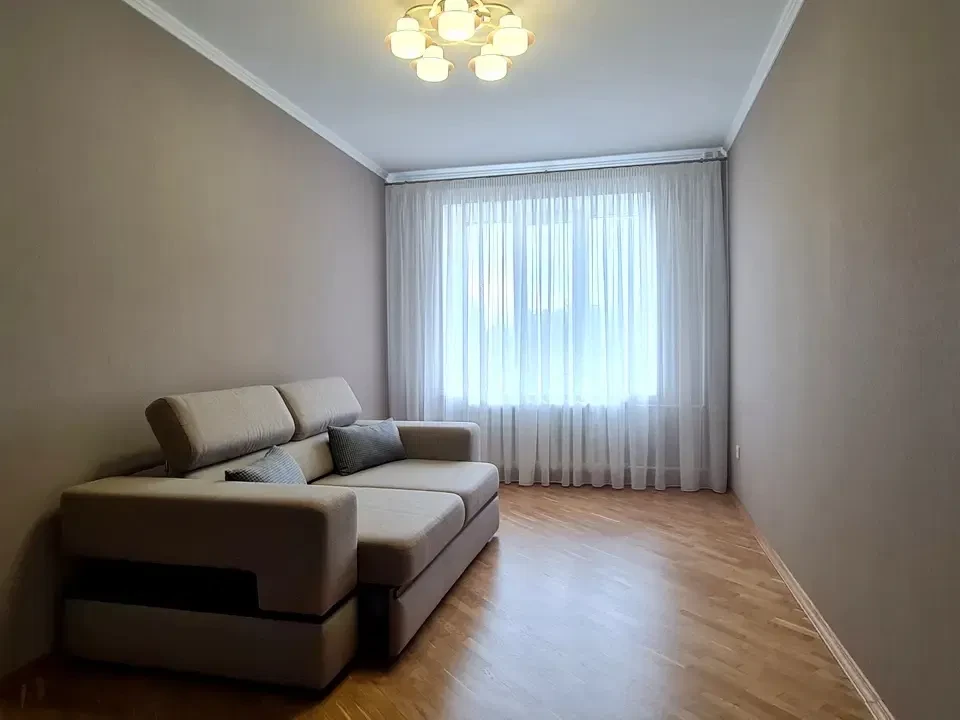3-комнатная квартира, Святошинский: метро в 10 минутах пешком - фото 1
