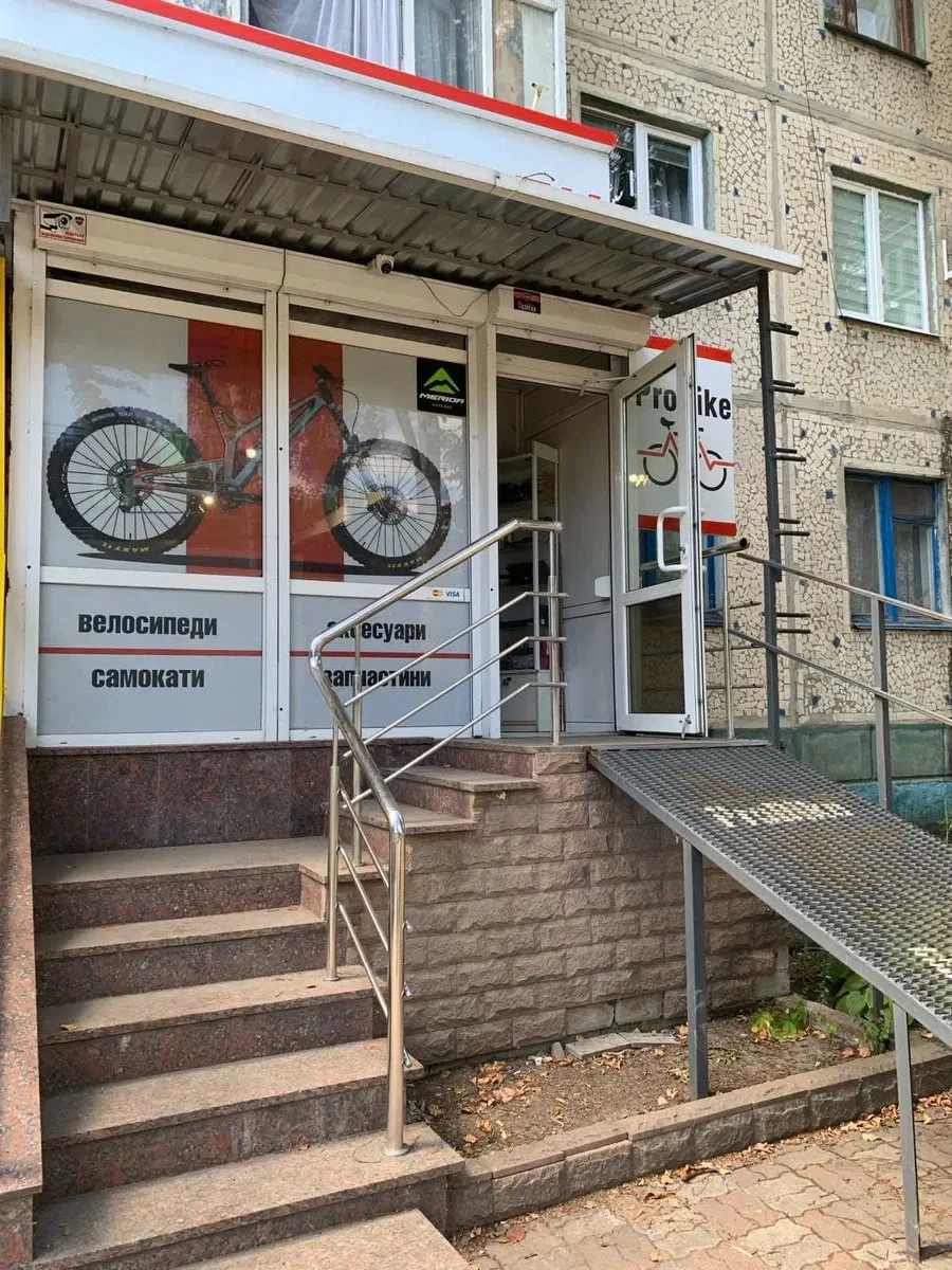 Приміщення, Фортечний: фасадне, два входи, пандус