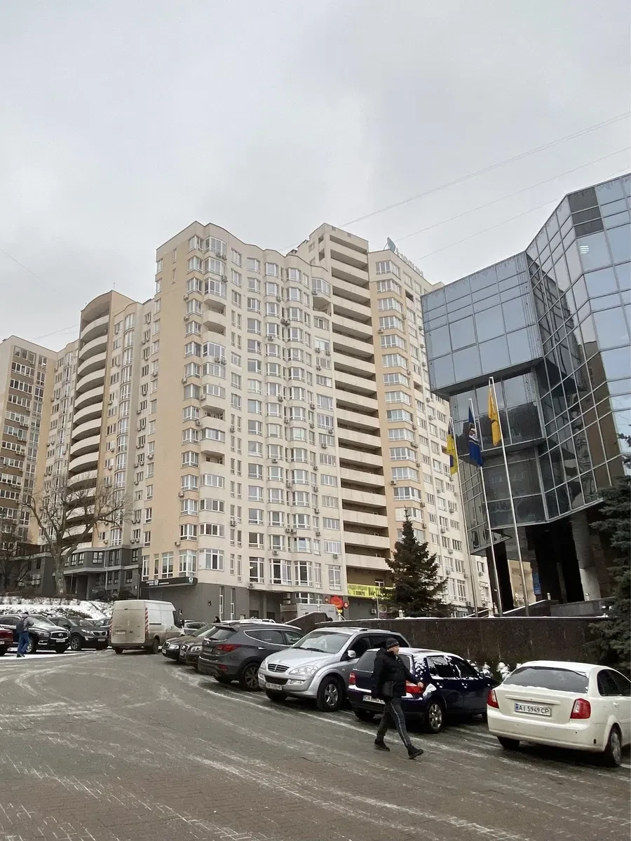 Офіс у ЖК Soho Residence: сучасний ремонт, паркувальне місце - фото 3