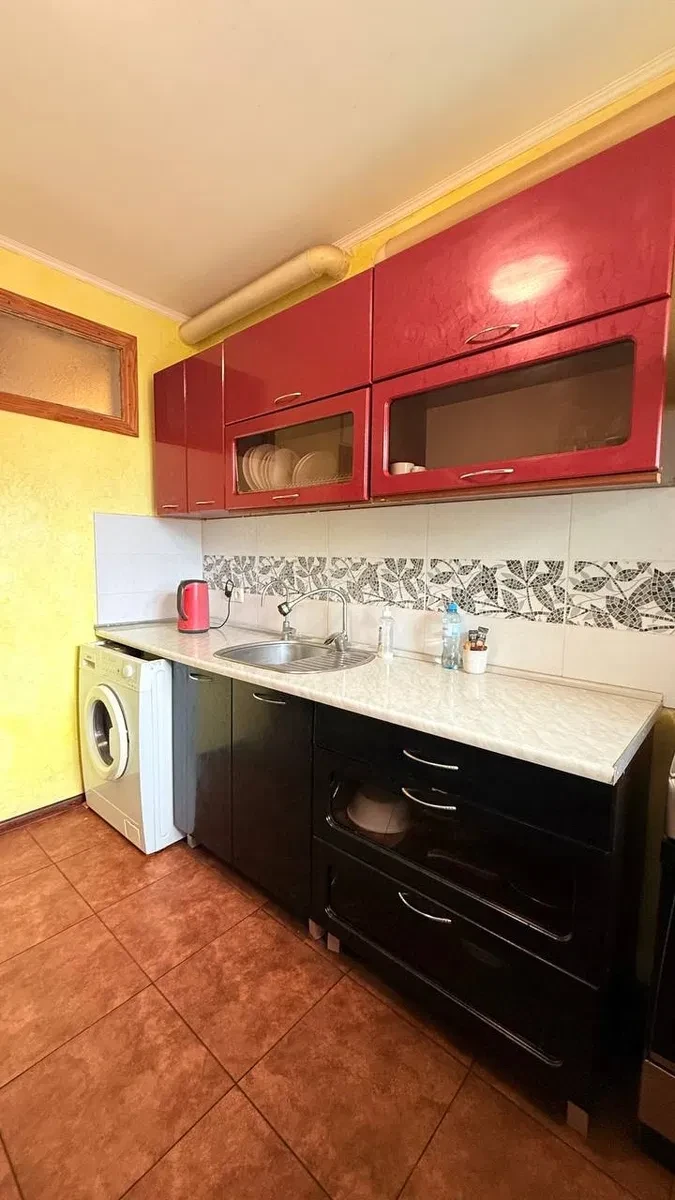 3-кімнатна квартира, Шевченківський: біля метро, не торцева - фото 2