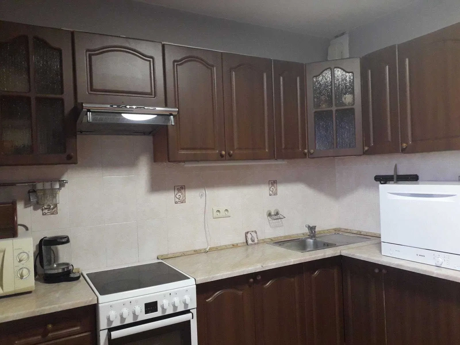 1-кімнатна квартира, Солом'янський: євроремонт, лоджія з кухні