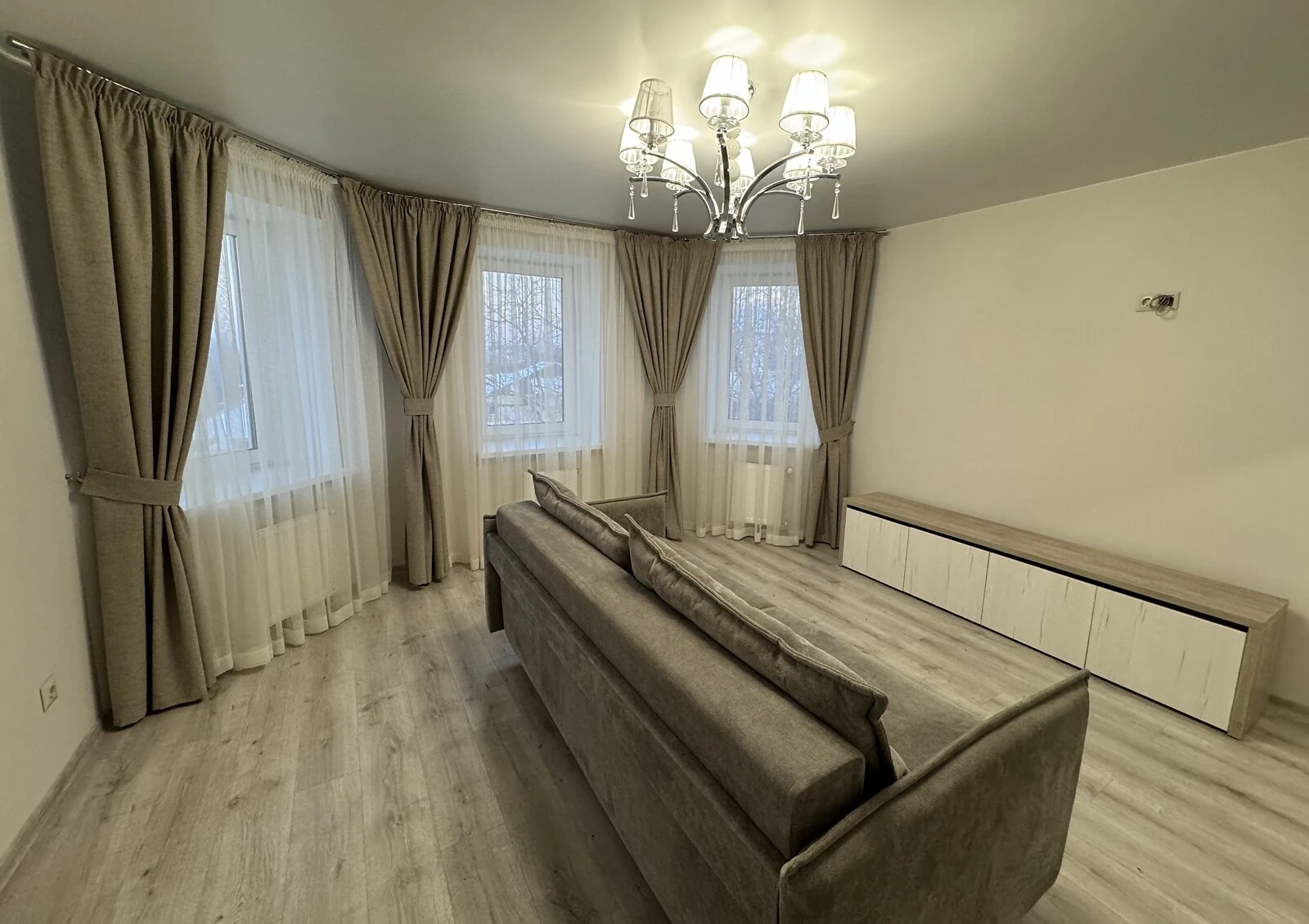 3-кімнатна квартира, Центр: дизайнерський ремонт, новий фонд - фото 1