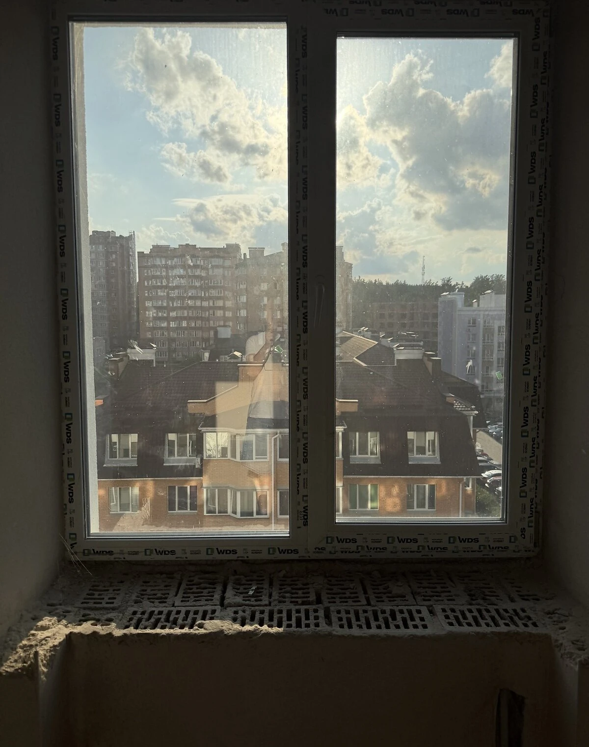 2-кімнатна квартира, Ірпінь: кухня-студія, новий фонд, без ремонту - фото 2