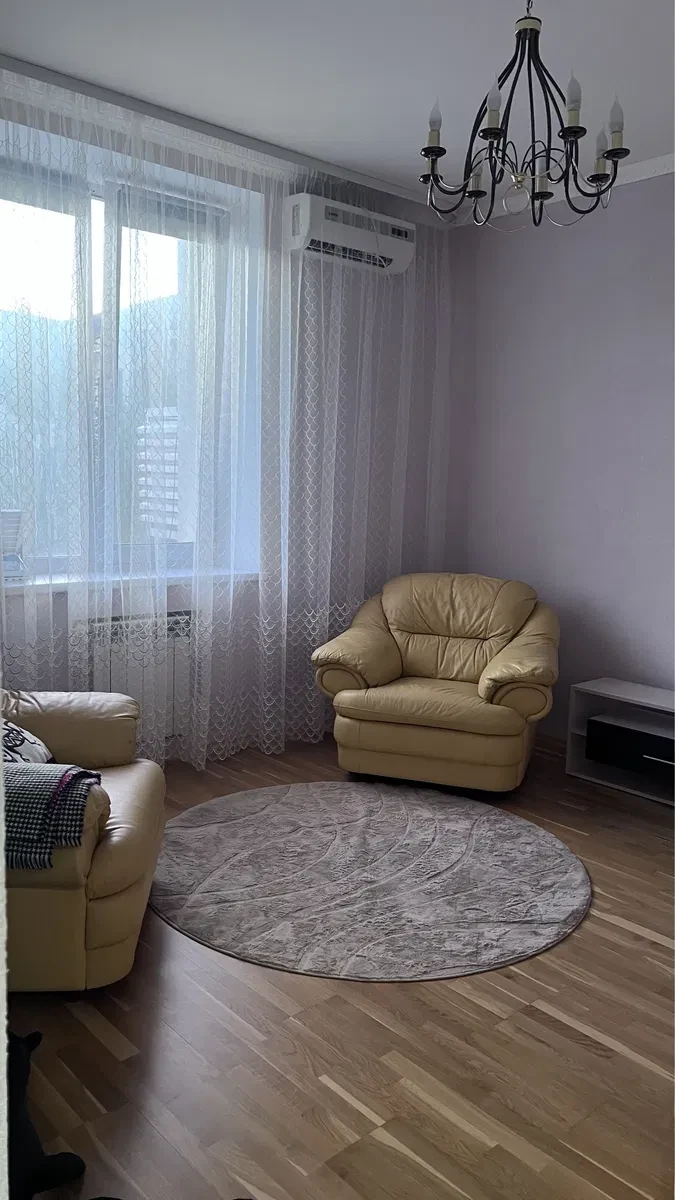 2-кімнатна квартира, Покровський: сталінка, тепло і світло завжди - фото 2