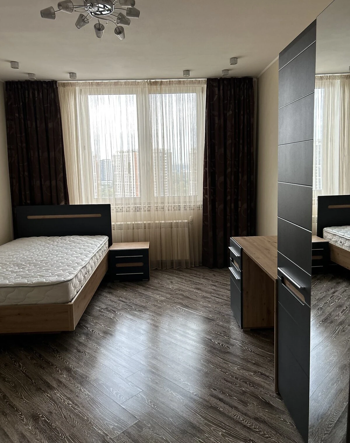 4-кімнатна квартира, Позняки: метро Осокорки, цегляні стіни - фото 3