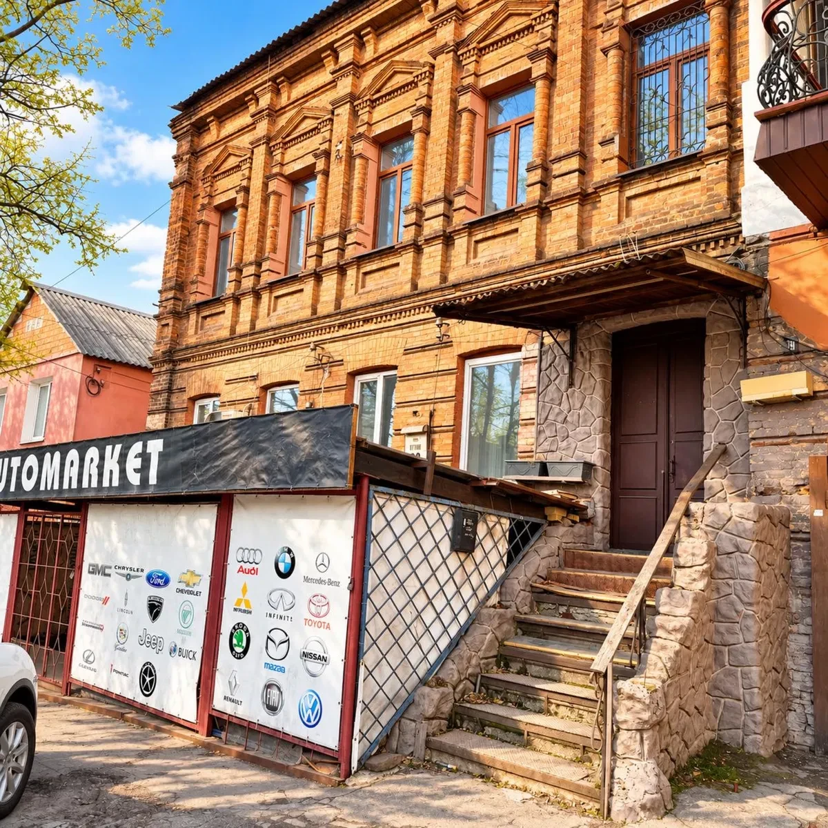 3-комнатная квартира, ул. Сечевых Стрельцов: отдельный вход, парковка - фото 1