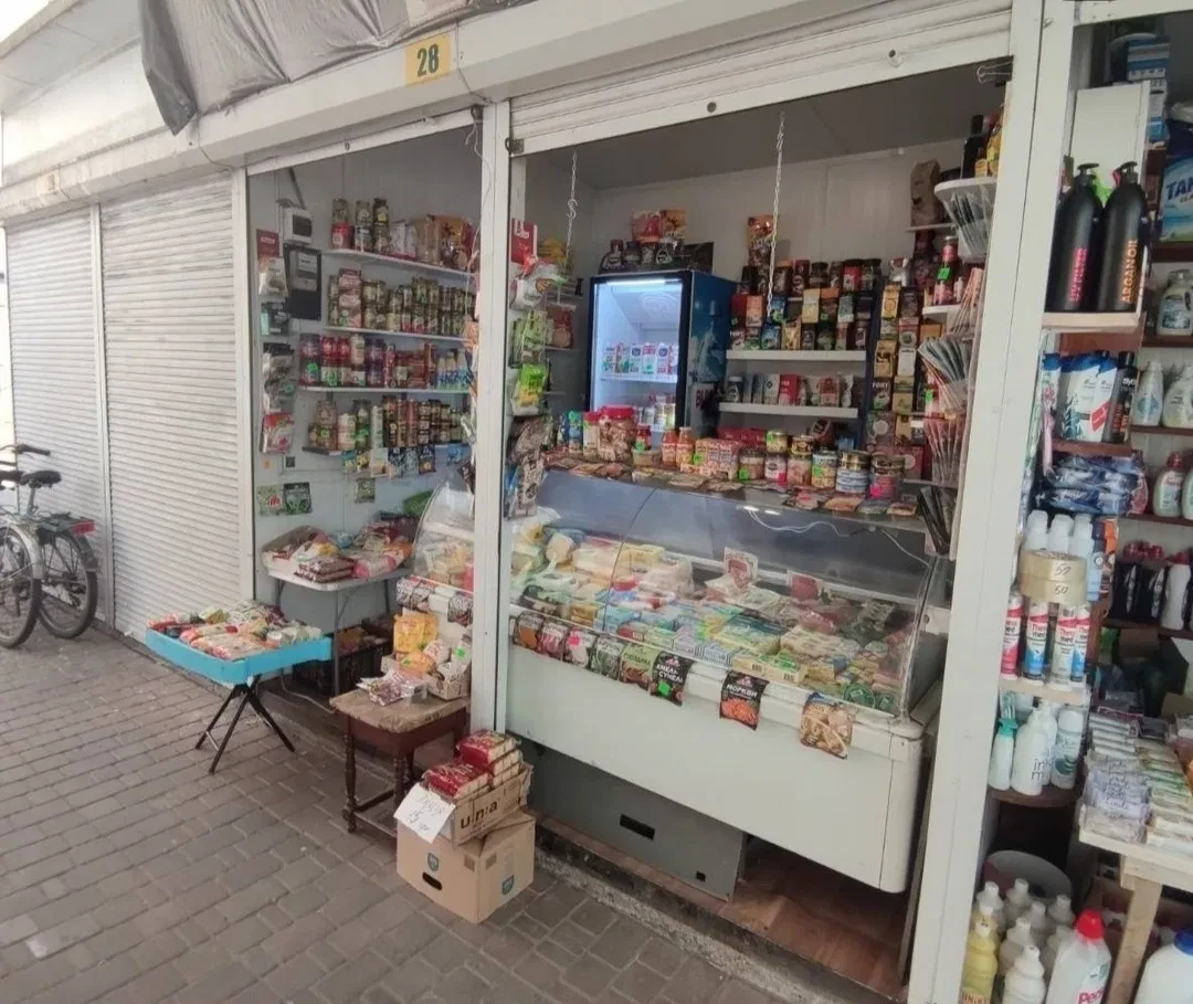 Торговые места, Стрый: две точки рядом, оборудование и мебель, фото 3